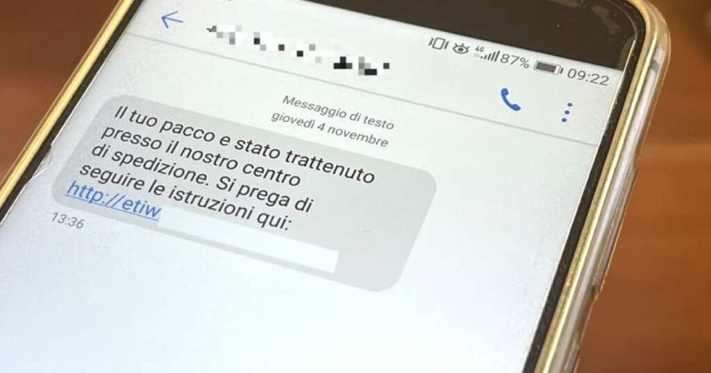 sms del pacco bloccato truffa